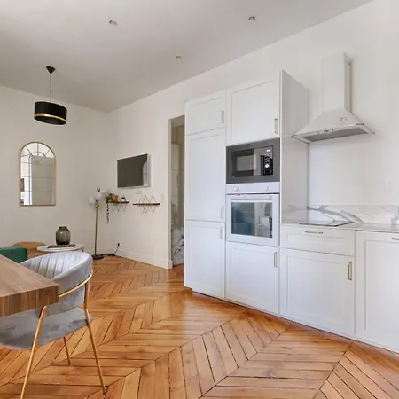 Cardinet - Chic & Near Parc Monceau 8p Apartmán