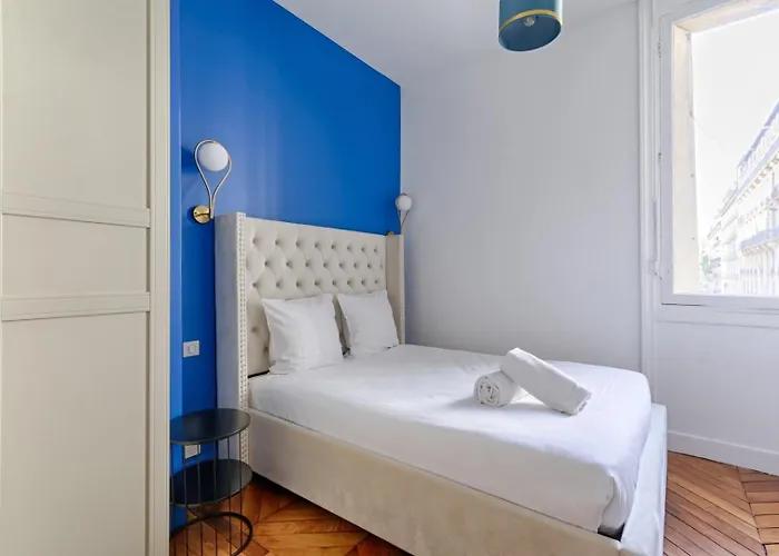 Cardinet - Chic & Near Parc Monceau 8p
